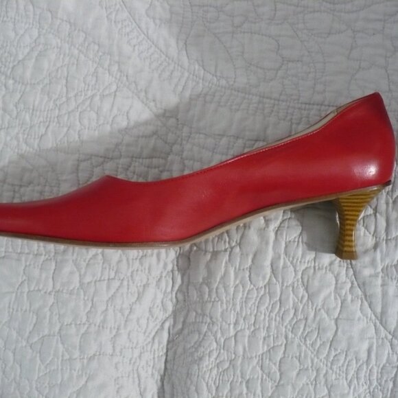 Stylish Red Heels by Unknown Brand - Picture 6 of 8